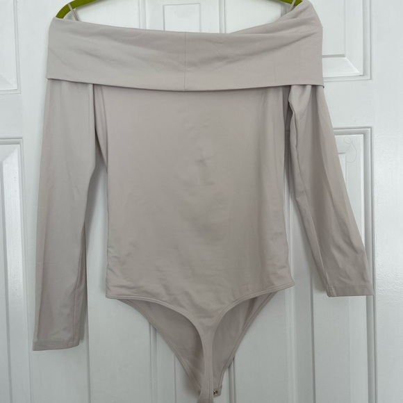 Aritzia Body Contour Bodysuit - Picture 6 of 7